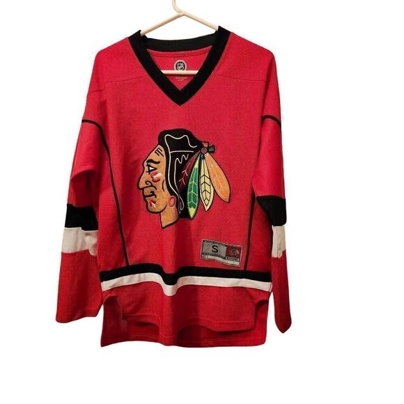 NHL Team Apparel Men’s NWOT Patrick Kane 88 Long Sleeve Jersey Size Small - Picture 2 of 4